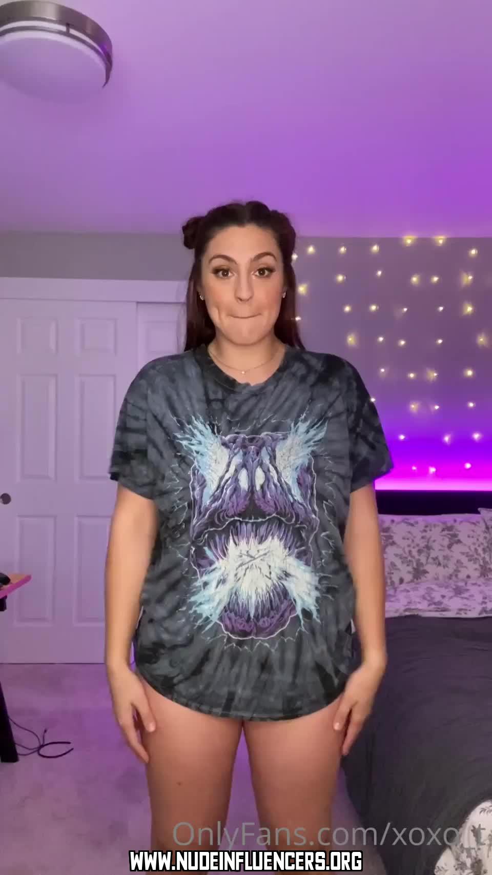 Xoxo_t Tiktok Influencer Brown Hair Brown Eyes Bbw Body Girl